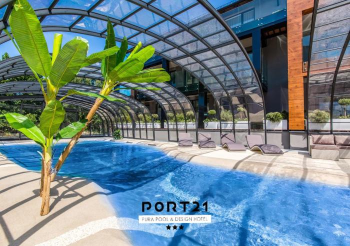 Port 21 Pura Pool Design Hotel  Hotel dla Gości od 12 roku życia