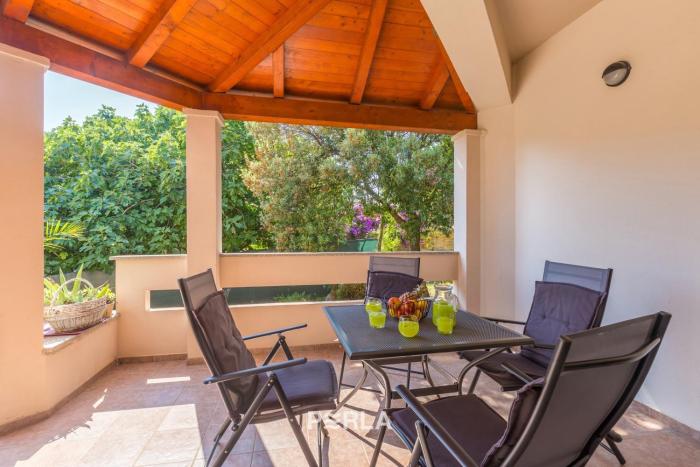 House UNA in a quiet location near Pula