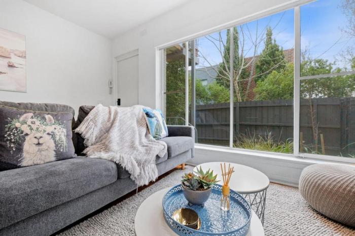 Ground floor one bedroom apartment in South Yarra