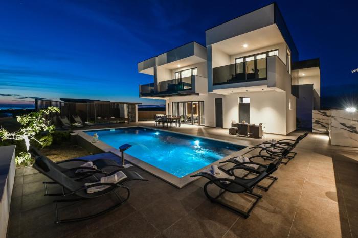 Villa Luna-Private Heated Pool and sauna