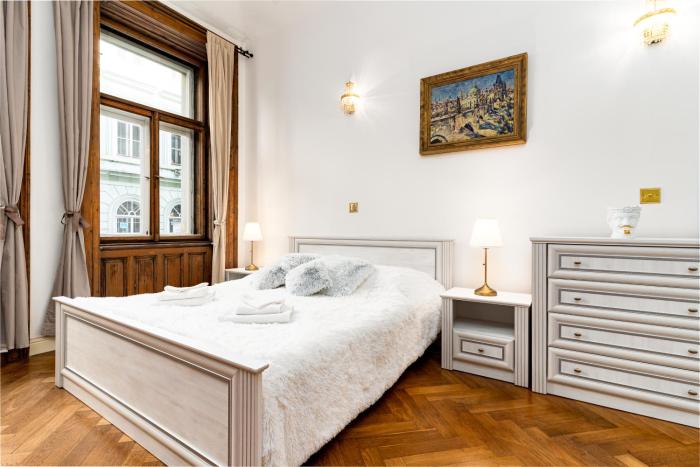 Magnificent King Suite