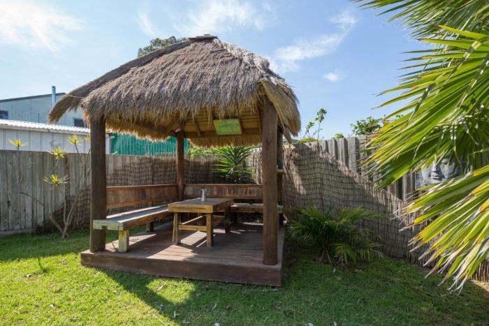 Cowes Coastal Retro Cottage