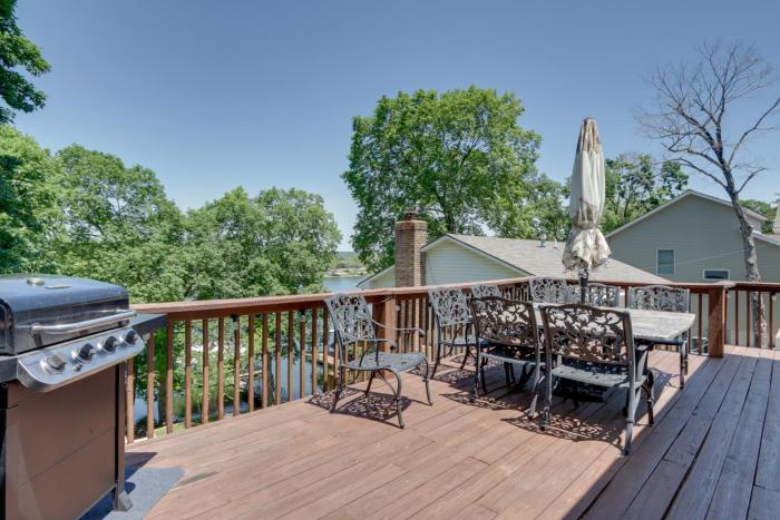 Lakefront Missouri Vacation Rental with Dock and Slip!