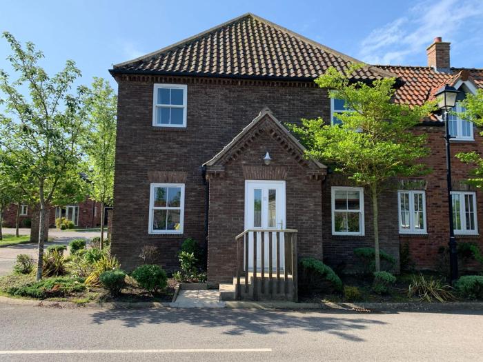 12 Green Close at The Bay Filey, sleeps 8, 2 dogs welcome for free too