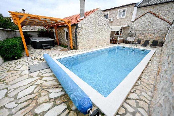 Family friendly house with a swimming pool Ninski Stanovi, Zadar - 17812
