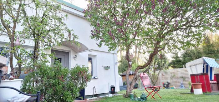 Charmantes Häuschen mit Garten und Parkplatz