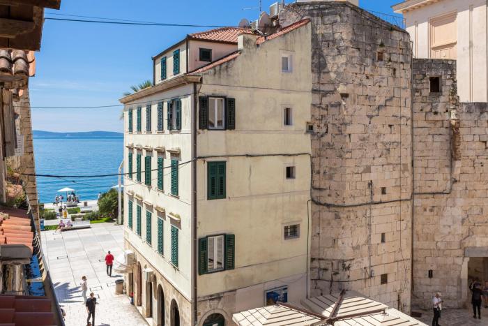 Diocletians Gem - ZF Split Center