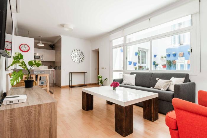 UrbanChicMalaga Historic Malaga with Quiet Patio