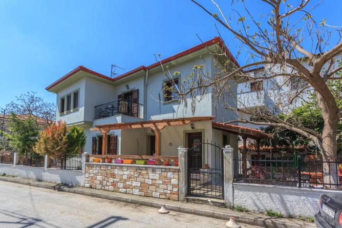 Milinas Cozy Riverside Apartments