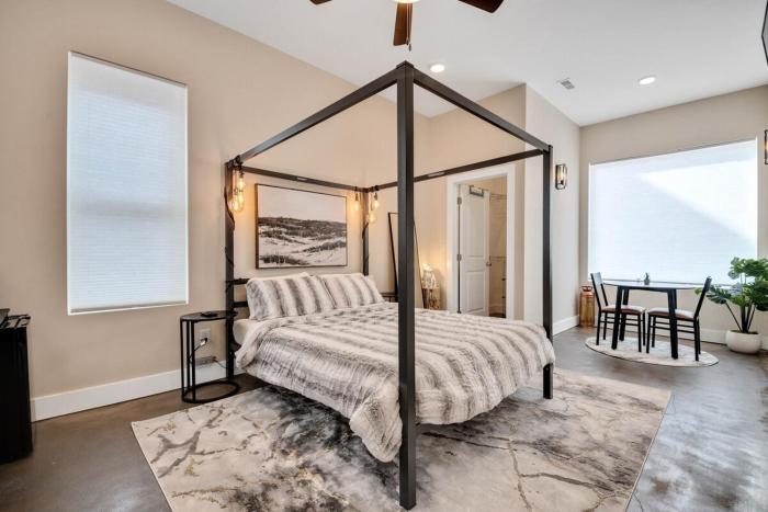 Luxurious Industrial Downtown Suite