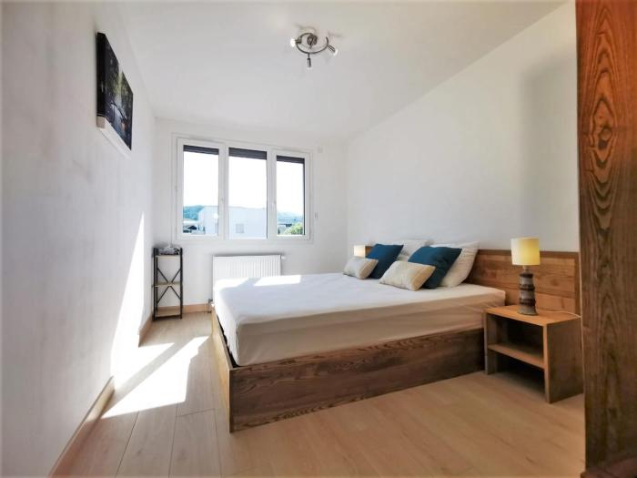 LANNÉCIEN - Centre-ville - TV- Wifi