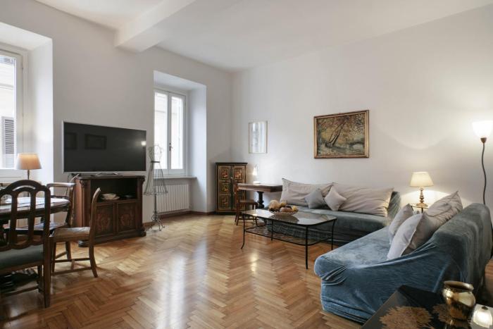 Trevi Fountain Apartment