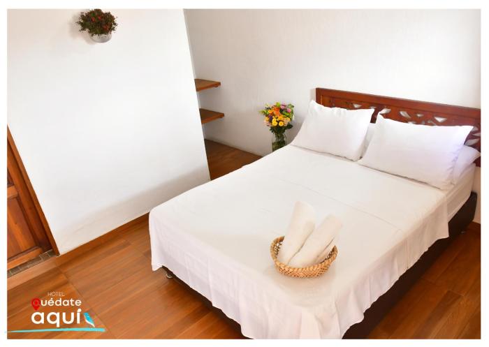 Hotel Quedate Aqui Barichara - El Original