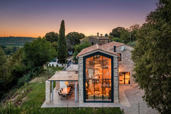 Villa La Vinella with heated pool