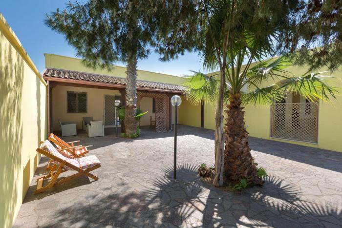 Villino Girasoli by BarbarHouse