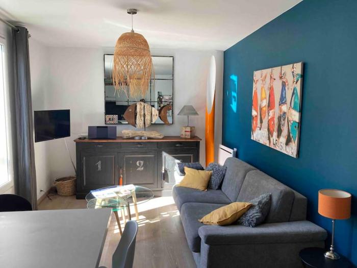 EOLE, Idéalement situé sur le port de St Martin de Re