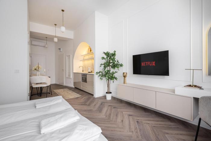 E13 - Grand Boulevard Heritage Suite - Best Location by BQA