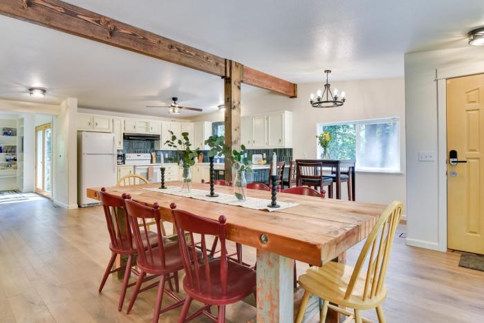 Washington Retreat Fire Pit, Hot Tub and Ping Pong!