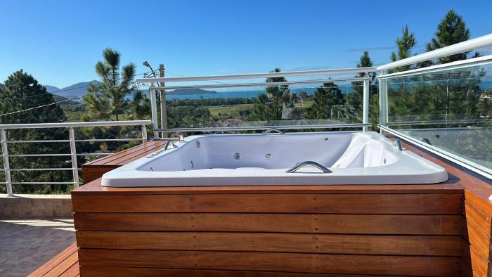 Casa com spa em Caraguatatuba