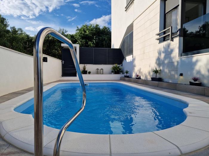 Apartman Marčelina 1 with private pool