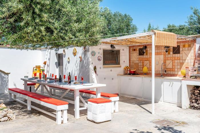 Villa Simone Vacation Villa With Garden - Happy Rentals