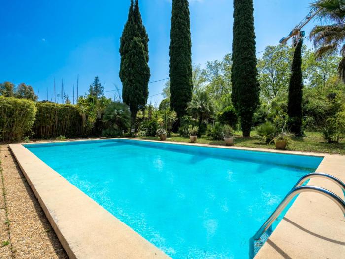 Apartment Le Bouisset by Interhome