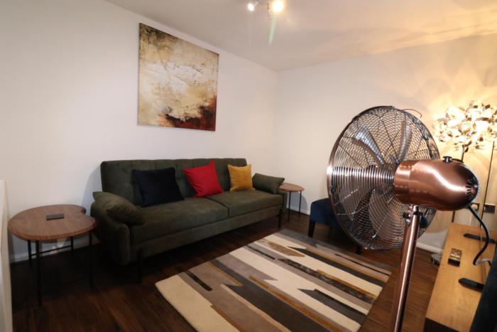 Central Modern House, Greenhithe