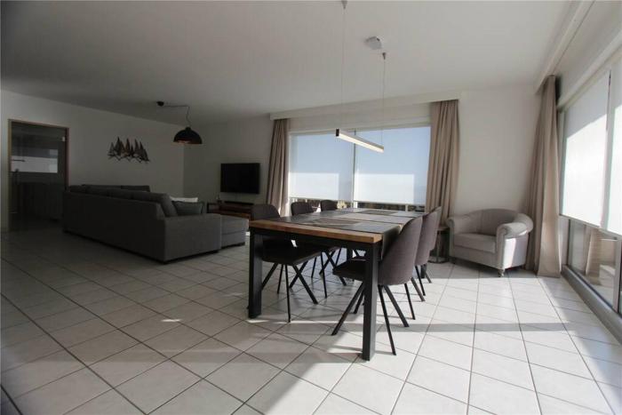 Vier sterren appartement te Nieuwpoort bad 6 pers.