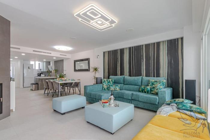 Puerto Marina Luxury 2BDR Apartment with Sea View