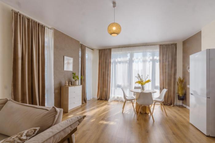 Four Season apartment