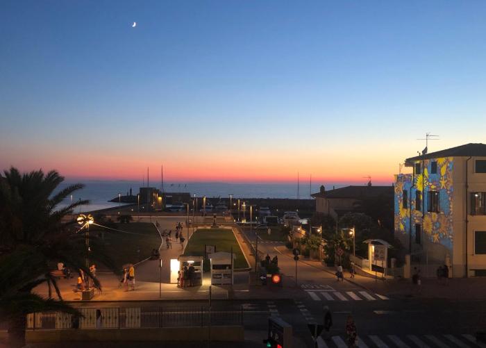 Sea view apartment with private terrace
