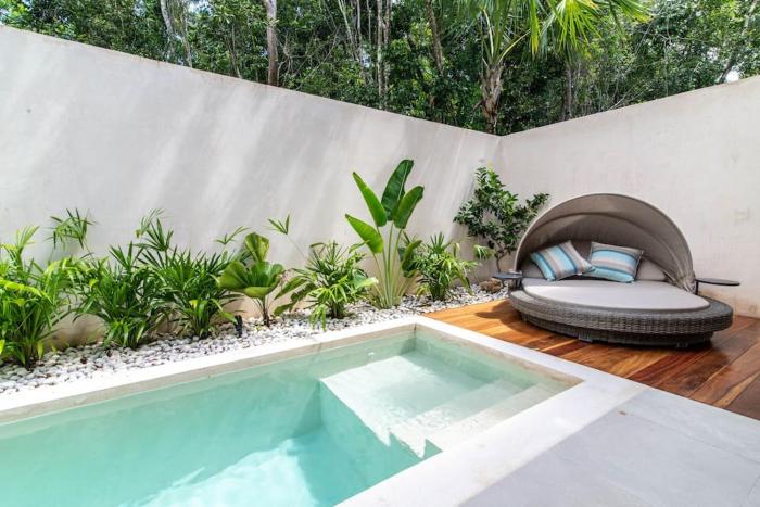 Beautiful 4BR, Up to 8 Guests, Private Pool, 10 min to Beach