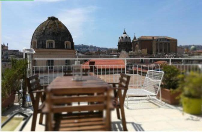 S- Naples Loft with balcony in the historic center