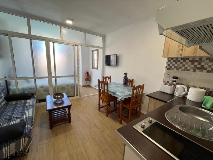 VIS3 - Estudio con Wifi, Centro a 200 metros, Playa a 850 metros