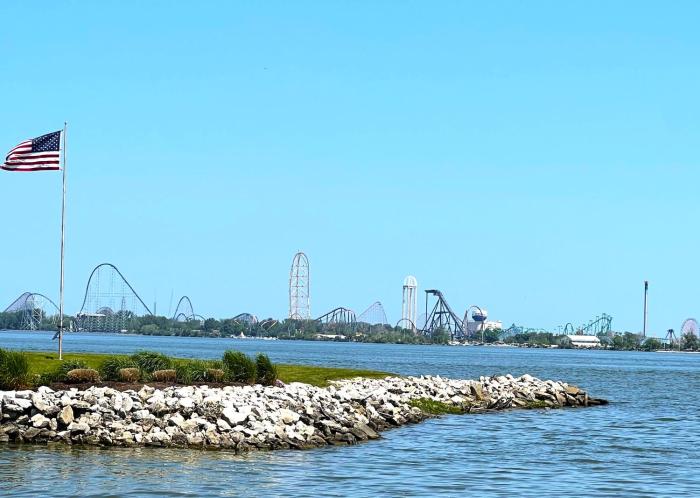 Beautiful Boathouse overlooking the Bay