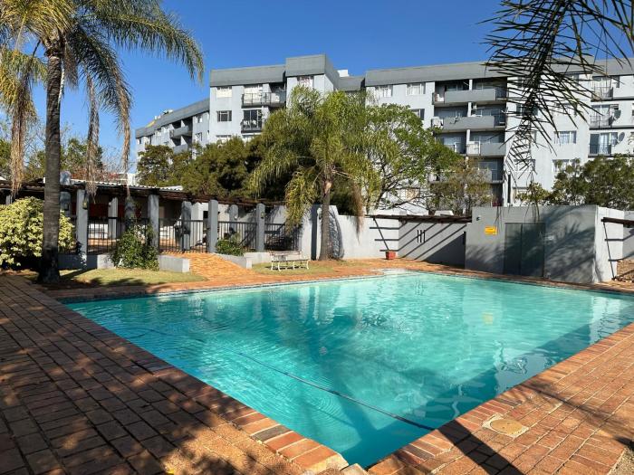 The Classic Menlyn Maine Apartment