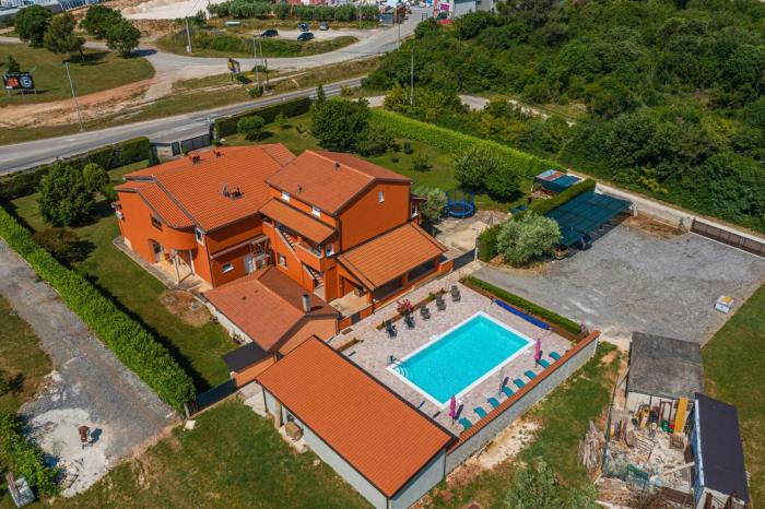 Apartments Danka with Shared Pool