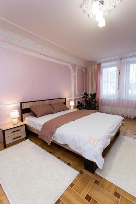 Центр. Вулиця Липова. 3 кімнати