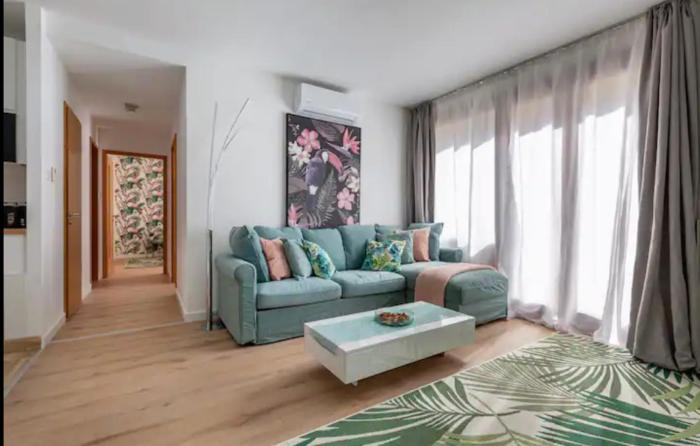 Kazinczy Street Apartment - Free Parking - Self Check-in