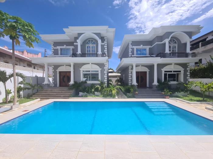 Lindas Little Lincoln