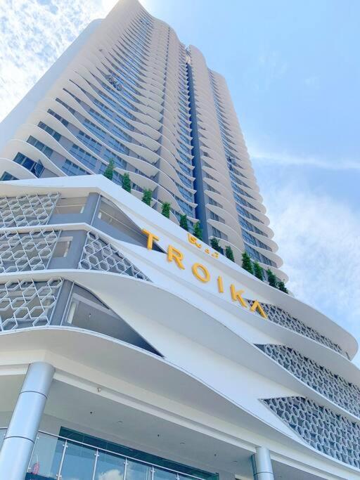 Netflix 2 Bedroom Troika Kota Bharu Homestay 1812