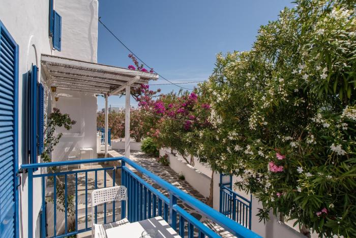 Livadia Seaside Studios 10