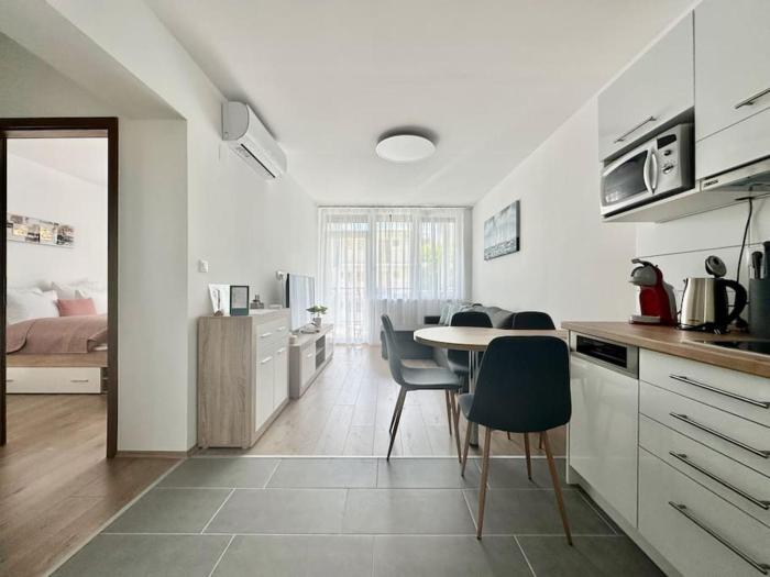 Premium Apartment by Hi5 - Zamardi One-bedroom