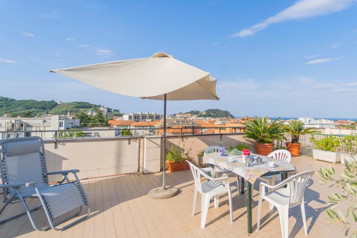124 - Casa con Terrazza Sestri- 15Minuti a piedi dal Centro