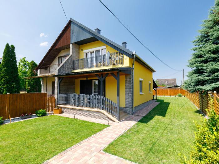 Holiday Home Hibiscus by Interhome