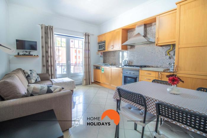 #101 T1 Bicos Flat D by Home Holidays