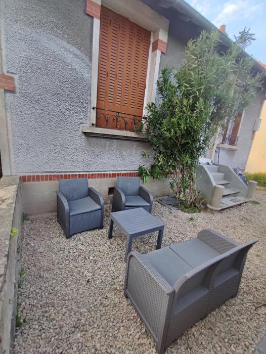 Petite maison avec jardin