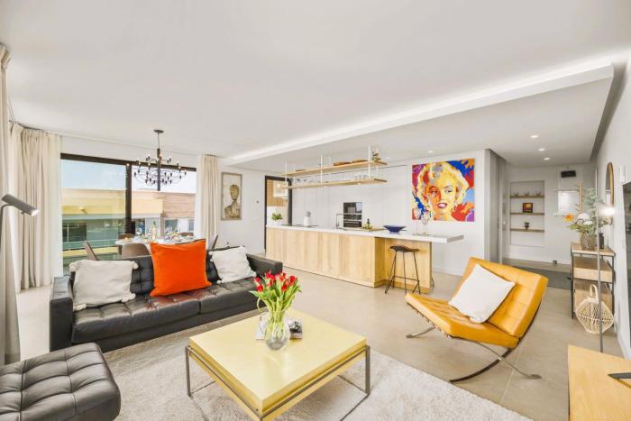 Luxury 3-Bed Penthouse with Ocean Views, Terrace & Pool