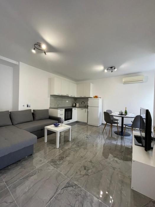 Owl apartment - modern spacious apartment for 4 - 5min to centar