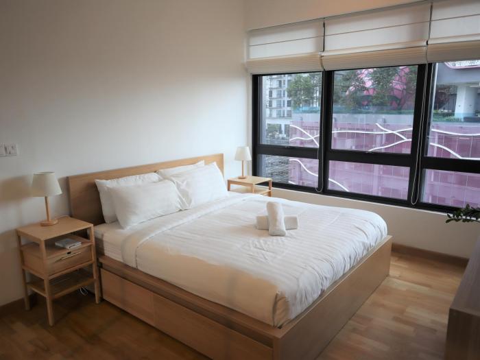 2 bedrooms with PS5 by fireside